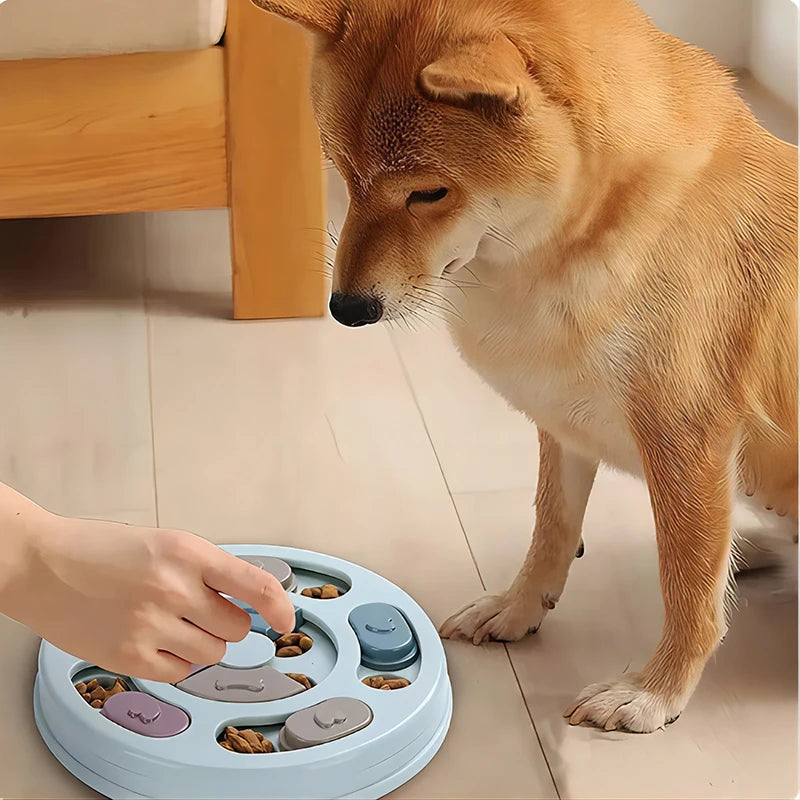 SMARTPLAY™ INTERACTIVE PET FEEDER